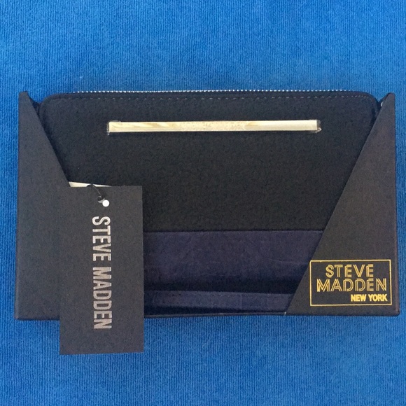 Steve Madden Accessories - 💫”Steve Madden”brand new large wallet in gift box